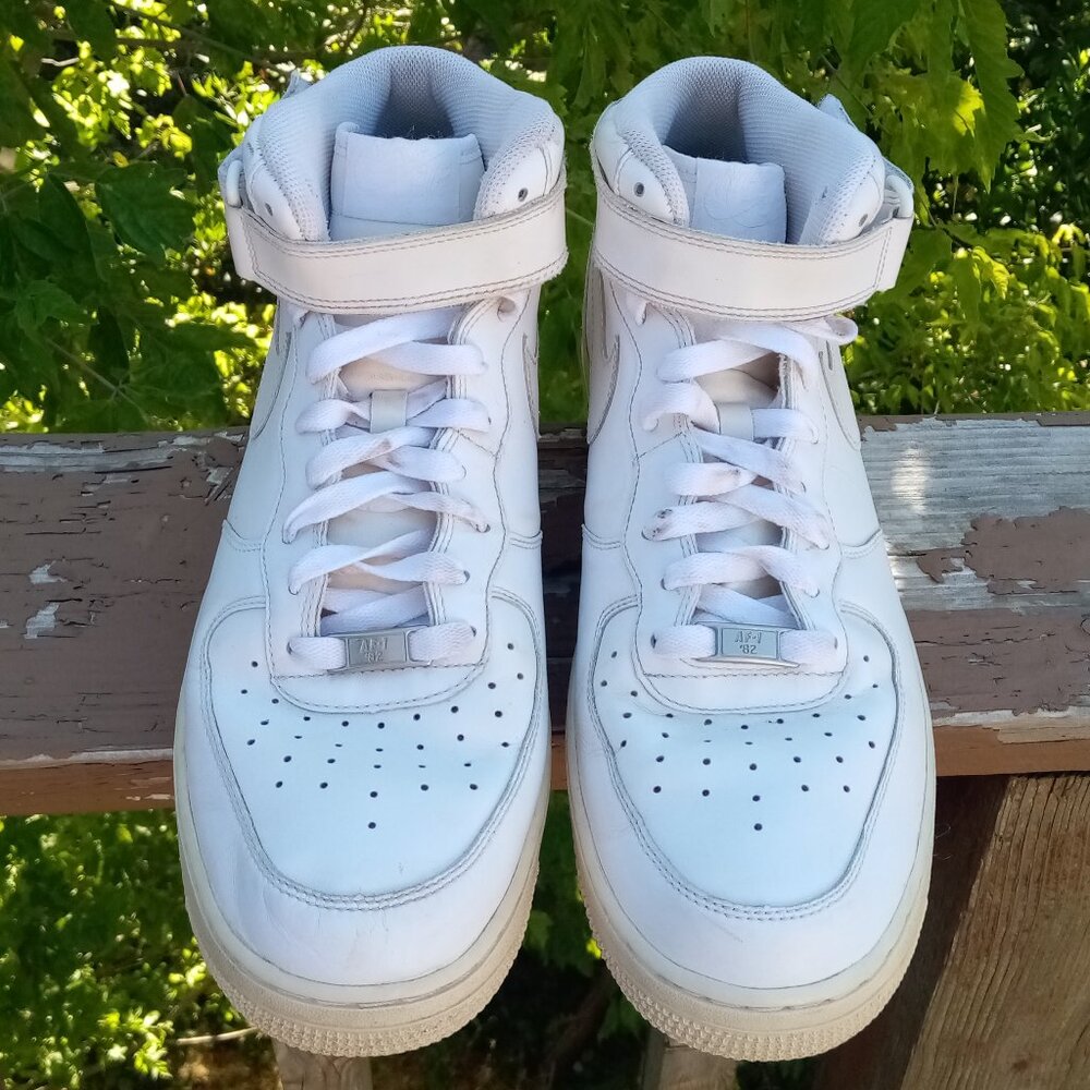 Nike Air AF-1 white sneakers sz 10 1/2 - Picture 2 of 16